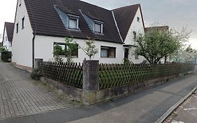 Moebliertes Zimmer